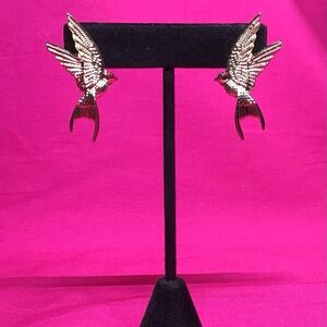 NWOT 18k Gold Plated Birds In Flight Earrings